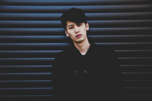 alext:黒に黒