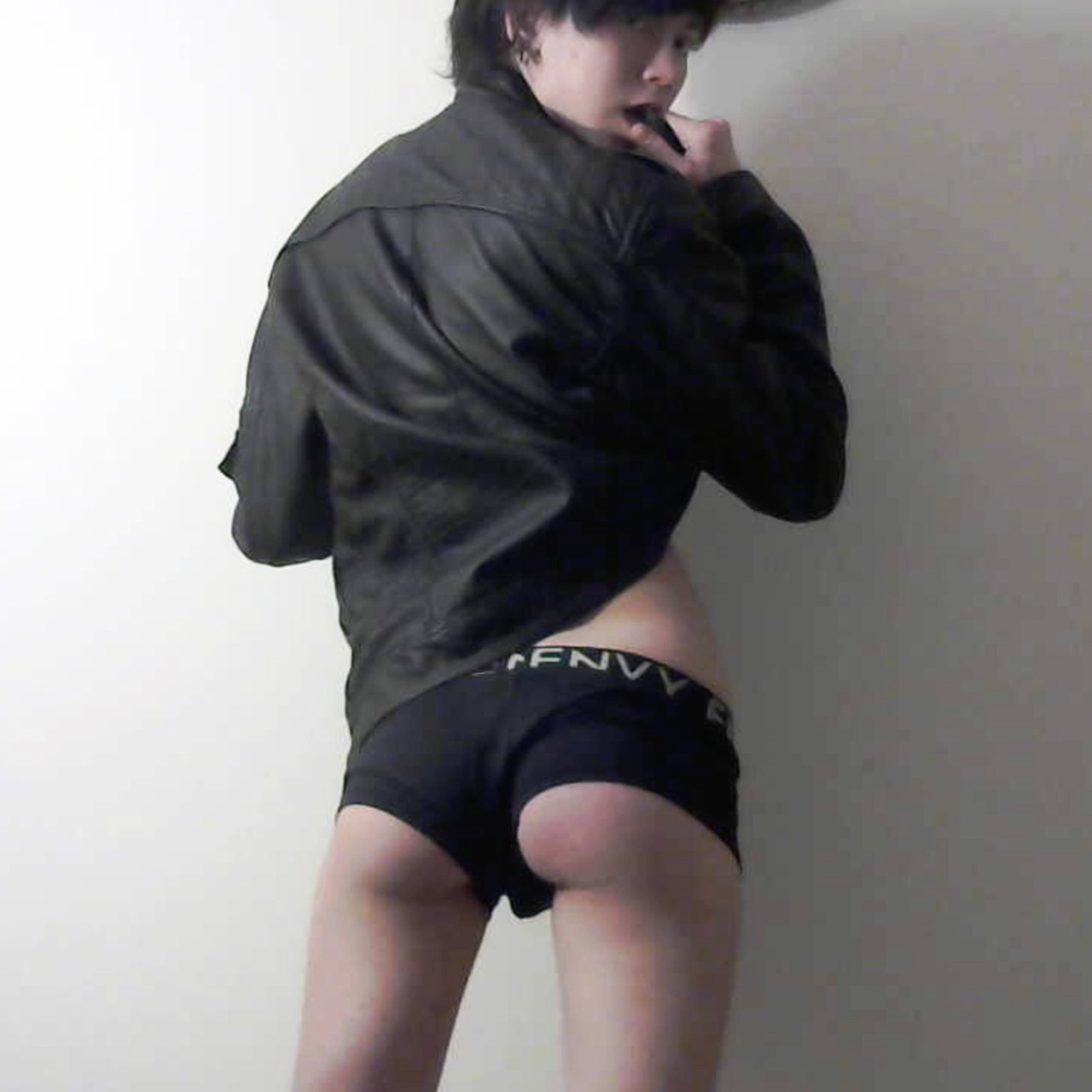 yoshiwara-niisan: Hey I’ve been hungover all day ^^; (he/him!) 