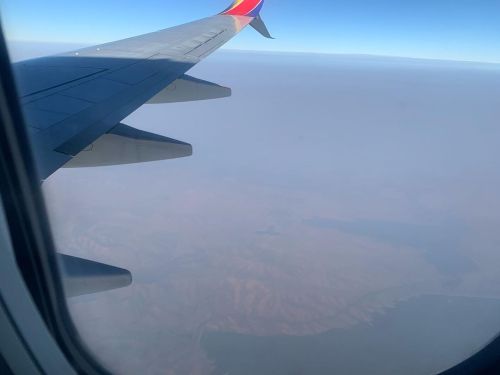 #nofilter flying into Oakland, CA  @southwestair. This is what the air looked like. I sat with a woman who lives in Napa, CA @livandgraceskincare  I’m praying that all is well. 🙏🏽❤️ https://www.instagram.com/p/CFtNO4ODX2x/?igshid=181fjbjjmtcyo