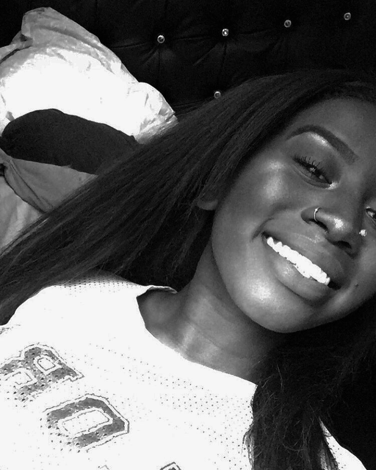 darkskinnedblackbeauty:  Blessed to be dark skinned 👸🏿✨ 