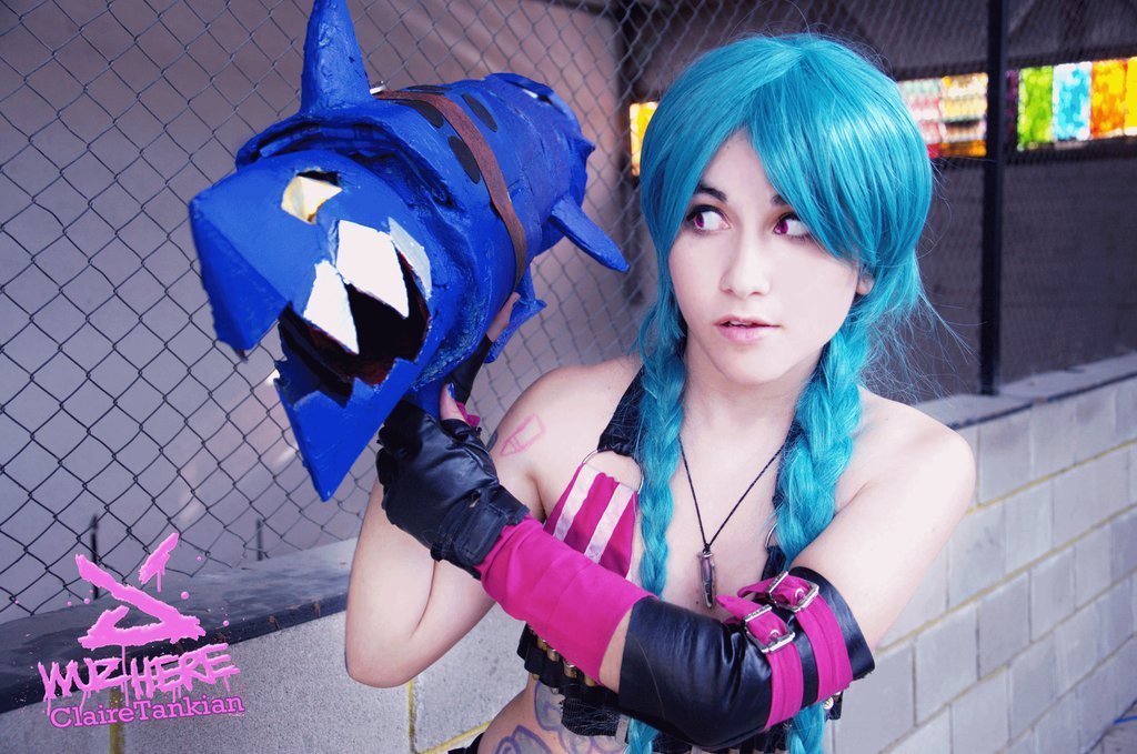 league-of-legends-sexy-girls:  Jinx Cosplay https://www.facebook.com/ClaireRedfieldTankian