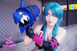 league-of-legends-sexy-girls:  Jinx Cosplay https://www.facebook.com/ClaireRedfieldTankian http://redfieldclaire.deviantart.com/ 