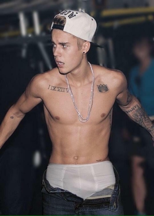 justinbiebersbulge: HOLY.EDIT: Apparently fake? :(