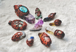 tuaari:  Crystal pendants by Equinoxx