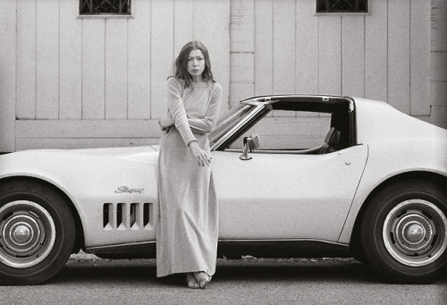 robertdarling: Joan Didion with her Corvette Stingray Photos: Julian Wasser, 1968