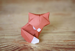 rinkizaki:  scottheff:  Origami fox. [via swissmiss]      