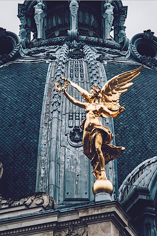 thelavishsociety:  Givenchy by Visionelie | LVSH