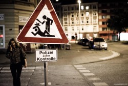 soulofhamburg:   Passt auf in Hamburgs Straßen: Die Polizei ist außer Kontrolle!  