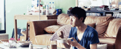 meltedpoo-deactivated20150219:  Lee Min-ki + Eating 
