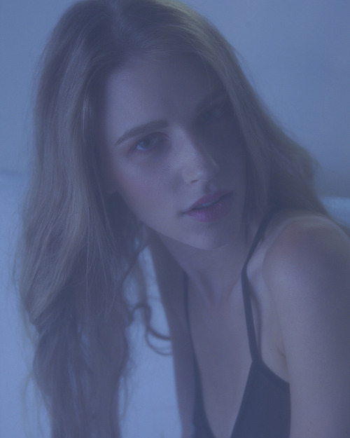 c-headsmag:  Exclusive: Vanessa Chromik by Valeria Farinella
