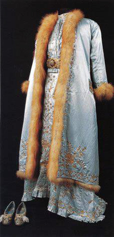 Turkish costumes from an exhibition on 18th-19th century Ottoman costume;1. 18th c. entari known as 