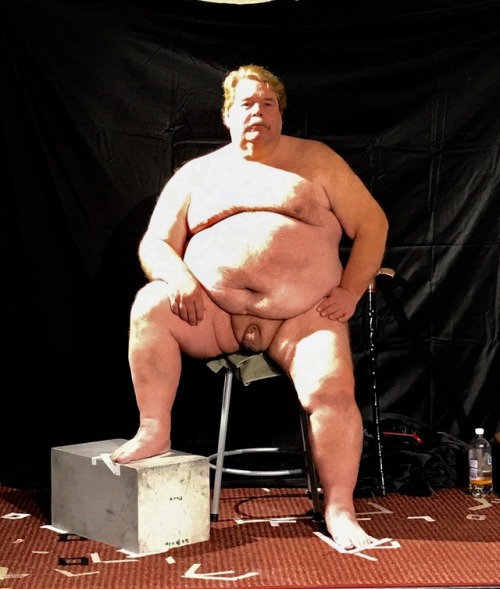 fatbeliever: Another wonderful day nude modeling 5 hour pose
