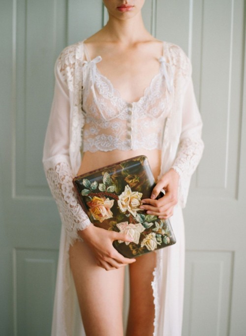 emdelainey:  oftpffft:  taskscape:  whipcrackinfloozy:  pussylesqueer:  Claire Pettibone’s Heritage Lingerie Line.  if i ever get married  Fuck marriage I would wear that round the house for me  . .. .. . want.  Beautiful! 