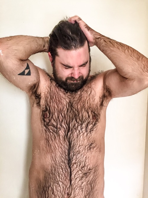 thehappybucket:  Washing off the stink of October 2015  Wet, but nice.