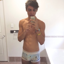 gaytwinksboysnude:  ツ  ツ I’m On Live