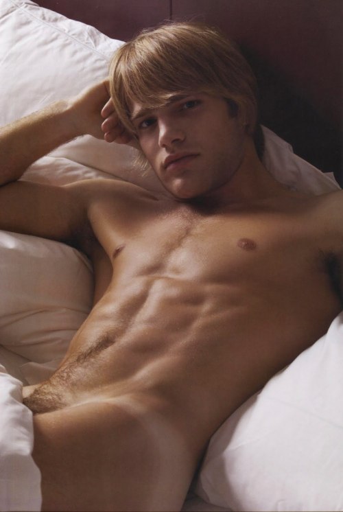 handsomeandblonde:  Joseph Sayers