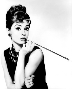 shanewreck:  Audrey Hepburn is too damn fine.