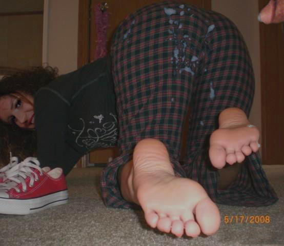 cumsplatteredclothes:  cover her! http://cumstainsonclothes.tumblr.com/post/134977461189/jizzedclothes-jizz