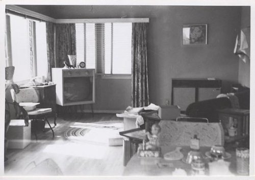 fifties-sixties-everyday-life:  Living room interior, c. 1960s.