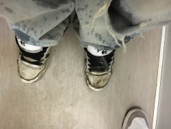 sk8erpigvienna:  Husband pissing on my sneax,