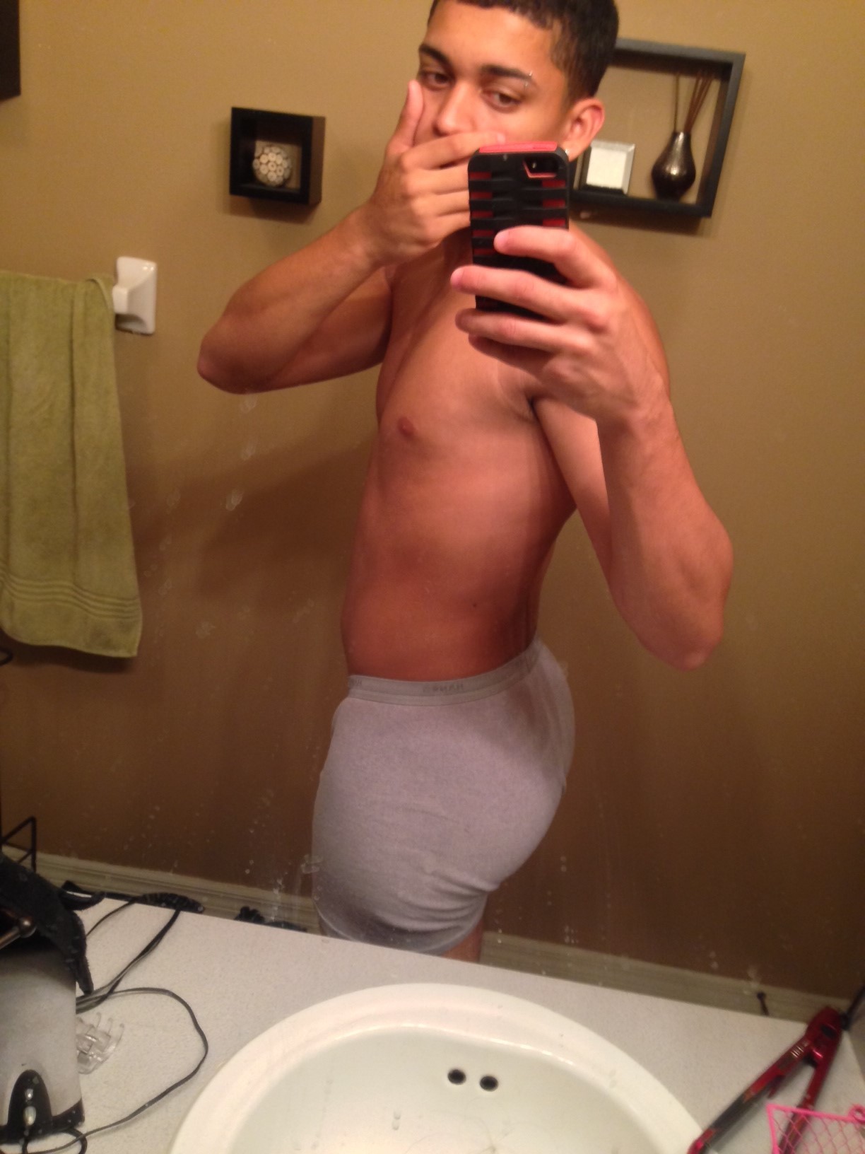 idgafwhawha:  100 LIKES! &amp; HIS TWERKING VIDEO WILL BE POSTED ;-) Reblog &amp;