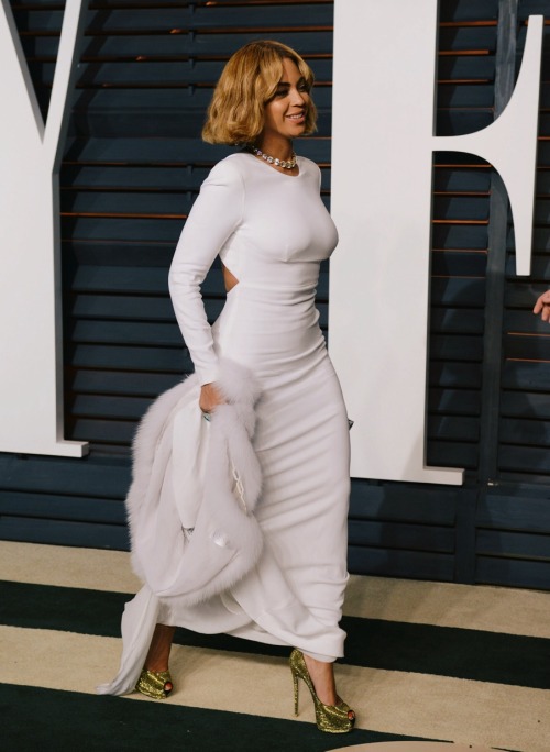beyoncefashionstyle: Beyoncé at the Vanity Fair Oscar Party 2015