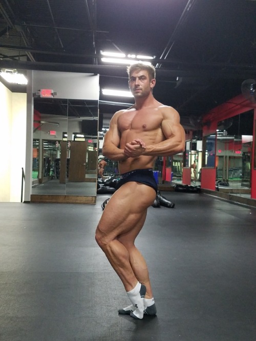 cwright-1:  Little bit of posing practice tonight at just over 5 weeks out. 194 lbs.