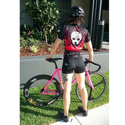 fixiegirls: Repost from @megxbones To all the hottie cyclists on a Saturday morning, why don’t I kno