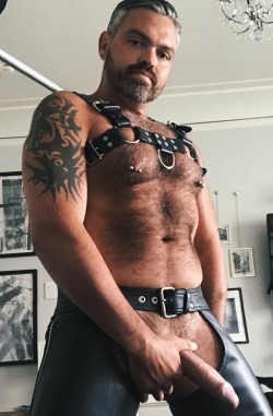 lancenavarro:  Any good boys out there in need of some Daddy dick?   SF through June 2 &amp; June 12-30 Richmond, VA July 5-10 DC July 11-14th Get in touch @ LanceSF.com