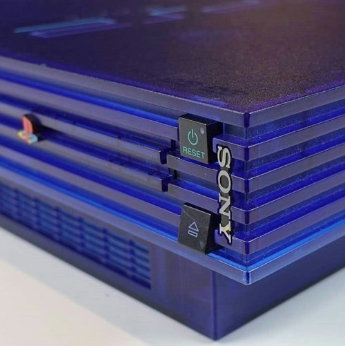 chotwave: Ocean Blue Playstation 2 - 2002Limited-edition variant produced by Sony to celebrate 10 mi