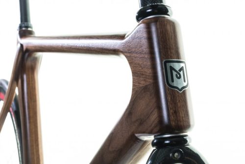 utwo:
“ Fixed Gear Bike WUDU
Lightweight – 2.5 kg wooden frame
© materiabikes.com
”