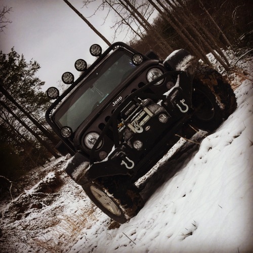 jeepcrazygirl:  Getting my jeep therapy this morning lol 💙