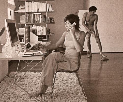 femstool: No mommy, my husband doesn’t help me with household chores. He does them all himself