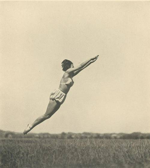 dive / dance, ca. 1927 Paul Jsenfels :: Dance, ca. 1927. Photographed at the Herion Dance Schoo