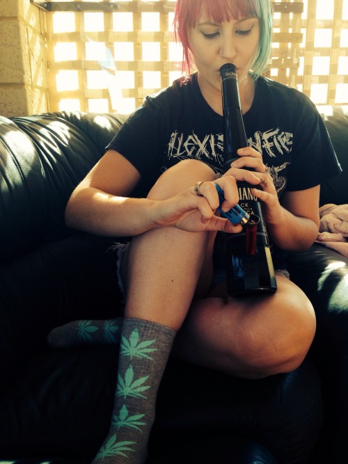 weedwomenofficial:  Sexy stoner with Huf socks raymond-k-hessel.tumblr.com/  Pretty punk