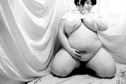 http://supersizebbw.tumblr.com/post/89491454912
