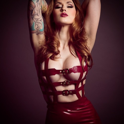 girlslovegoodinnuendo:  All dressed up and no place to go… 