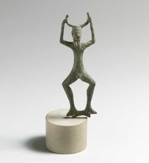 centuriespast:Statuette of a manMedium:BronzeDimensions:3 9/16in. (9.1cm)Classification:Bronzesfrom 
