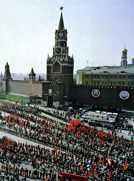 fuldagap:International Day of Worker’s Solidarity parade in the Soviet Union. 