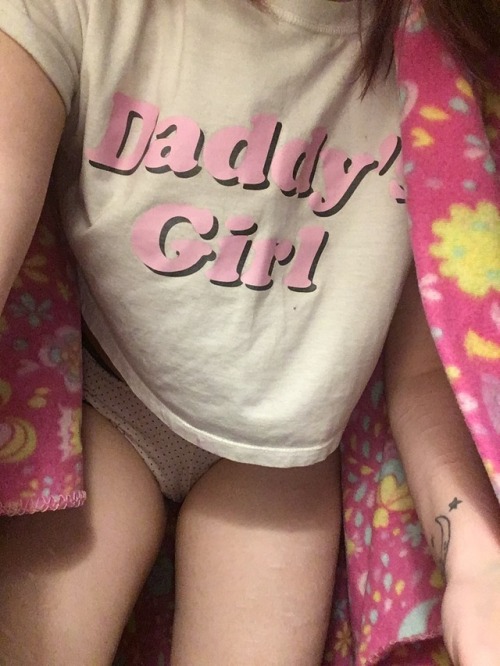 positively-nudity:  Buy my snap to see more explicit content 💙💙💙