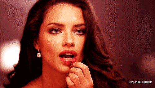 gifs-icons:  Negrite sobre você: Você adora usar maquiagem. Você gosta de vestido.