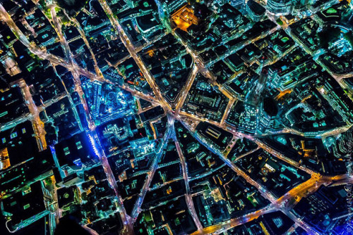 bobbycaputo:Aerial Photographs of London Glowing at NightAfter photographing a number of US cities a