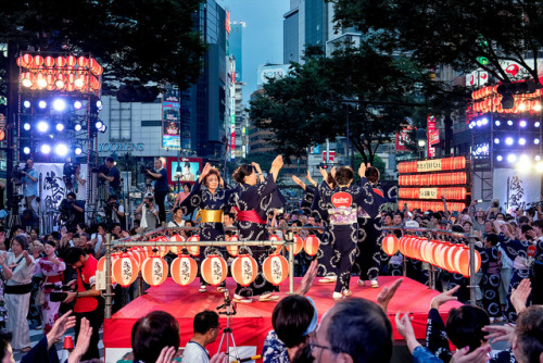 tokyo-fashion:Scenes from the first ever Shibuya Bon Odori dance festival, which took place on the s