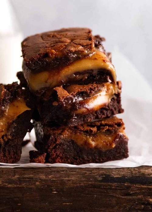 sweetoothgirl:  Caramel Brownies