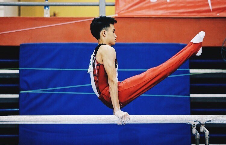 schoolboyboy:Keason lim the cutest Boy of Singapore national gymnastics team hehe.