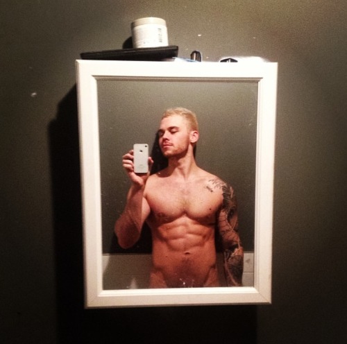 sprinkledpeen:  Alleged Matthew Camp dick pics
