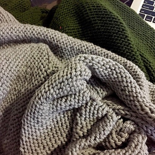 Knits. For. Days.  . . . . #knittersofinstagram #cozy #grey #knitblanket #emerald #knitting #diy #wo