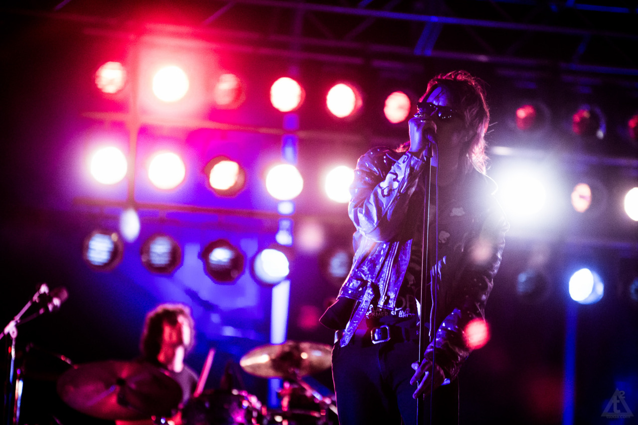 lil-fabrizio:  ttoda:  The Strokes: Julian Casablancas - Albert Hammond Jr - Nikolai