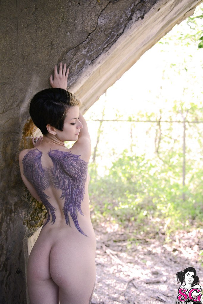 miss-watson-world:  Essence Suicide 