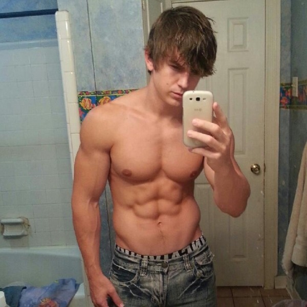 undie-fan-99:  This guy was reblogged earlier and his name Abel Albonetti. He’s